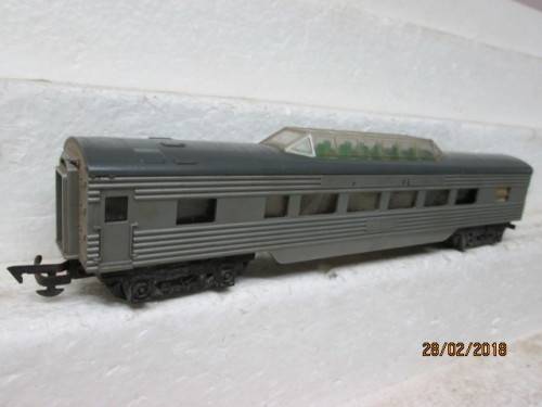 OO SCALE : TRI-ANG PASSENGER COACH WITH SKY ROOF (MADE IN SOUTH AFRICA) - LOT 573R