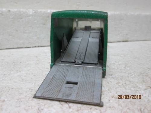 DIE CAST : MATCHBOX KING SIZE: RACING CAR TRANSPORTER WITH RACING CAR - LOT 357S