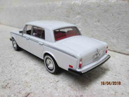 DIE CAST 1:43 SCALE : UNIVERSAL HOBBIES ROLLS ROYCE SILVER SHADOW - LOT 531S