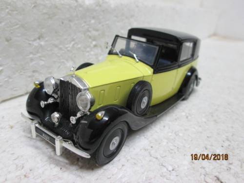DIE CAST 1:43 SCALE : UNIVERSAL HOBBIES ROLLS ROYCE PHANTOM - LOT 534S