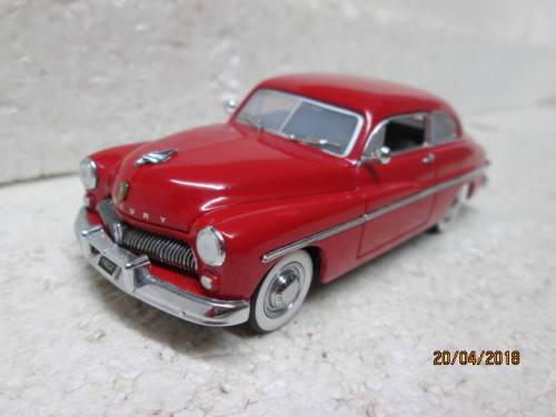 DIE CAST 1:43 SCALE : UNIVERSAL HOBBIES 1949 MERCURY - LOT 580S