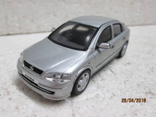 DIE CAST 1:43 SCALE : SCHUCO OPEL ASTRA - LOT 662S
