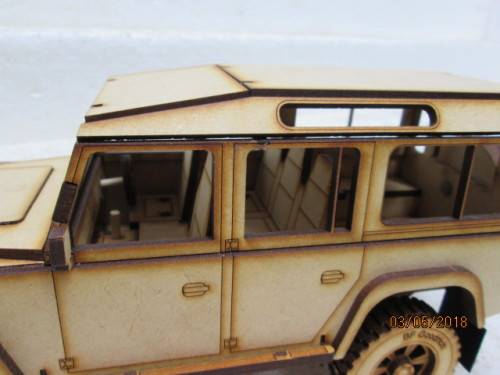 1:18 SCALE LANDROVER DEFENDER 110 LWB STATION WAGON - LOT 801W