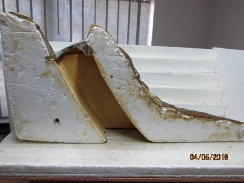 HO SCALE : LARGE MOUNTAIN PIECE WITH TUNNEL ENTRANCE - LOT 810S