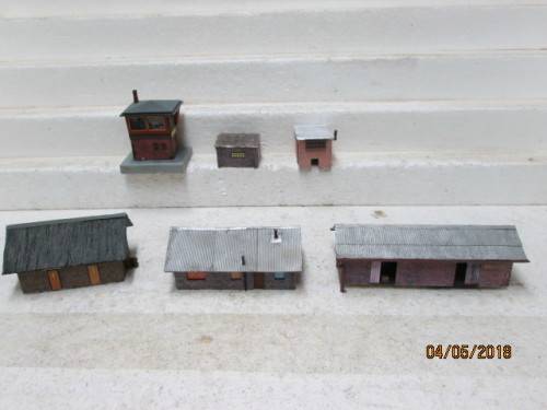 HO SCALE : x6 HANDMADE BUILDINGS - LOT 859S