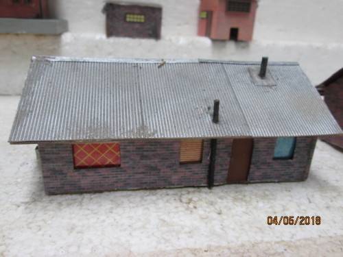 HO SCALE : x6 HANDMADE BUILDINGS - LOT 859S