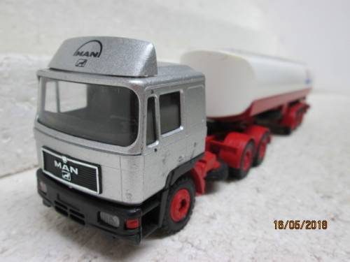 DIE CAST 1:50 SCALE : CONRAD MAN TRUCK & ENGEN TANKER TRAILER (Reduced to clear) - LOT 9T