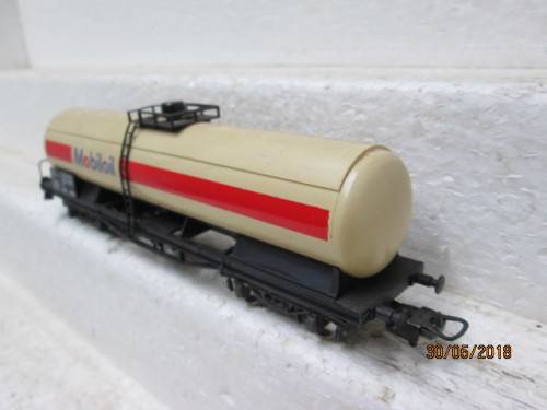HO SCALE LIMA TANKER (MOBIL OIL) - LOT 164T