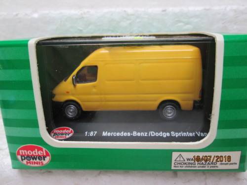 HO SCALE : MODEL POWER MERCEDES BENZ SPRINTER VAN (BOXED) - LOT 538T