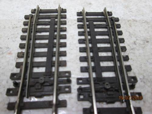 HO/OO SCALE : PECO LEFT & RIGHT DE-RAILER - LOT 572T