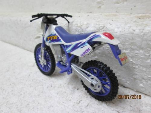 1:18 SCALE MAISTO : YAMAHA TT-R MOTORBIKE - LOT 640T