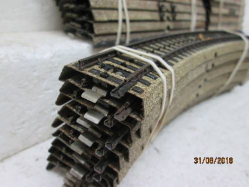 HO SCALE  : MARKLIN M TRACK  (ONE BEERBOX FULL) - LOT 47U