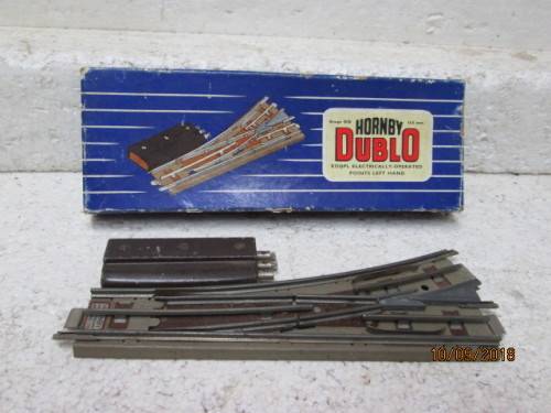 OO SCALE HORNBY DUBLO LEFT HAND ELECTRIC POINT (BOXED) - LOT 142U