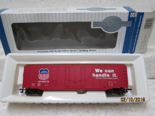 HO SCALE : BACHMANN SILVER SERIES UNION PACIFIC BOX CAR (BOXED) - LOT 225U