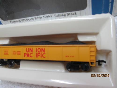 HO SCALE : BACHMANN SILVER SERIES UNION PACIFIC CONDOLA (BOXED) - LOT 228U