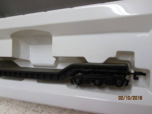 HO SCALE : BACHMANN SILVER SERIES 52' CENTRE DEPRESSED FLAT CAR (BOXED) - LOT 231U