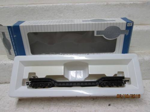 HO SCALE : BACHMANN SILVER SERIES 52' CENTRE DEPRESSED FLAT CAR (BOXED) - LOT 232U
