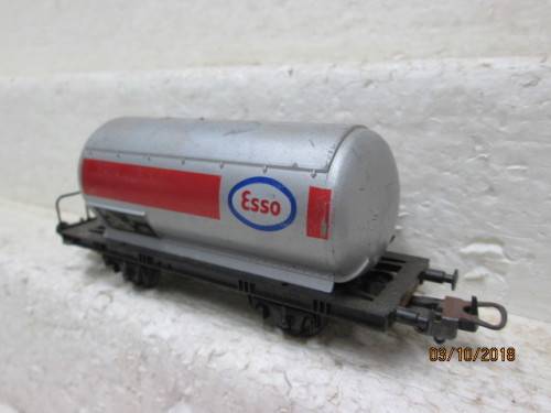 HO SCALE : LIMA SHORT TANKER (ESSO) - LOT 283U