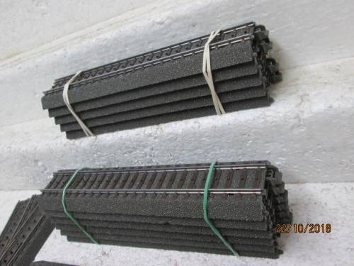 HO SCALE : MARKLIN TRACK & ACCESSORIES - LOT 568U