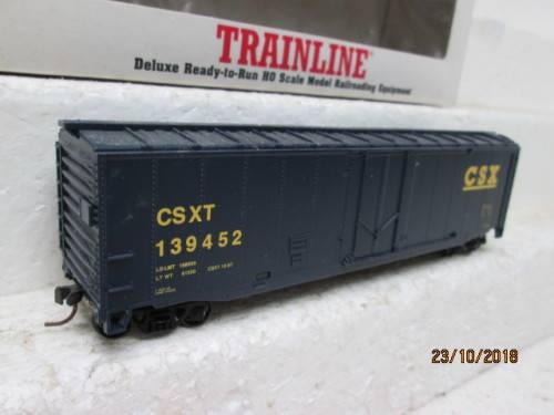 HO SCALE : WALTHERS 50' BOX CAR  (CSX) BOXED - LOT 658U