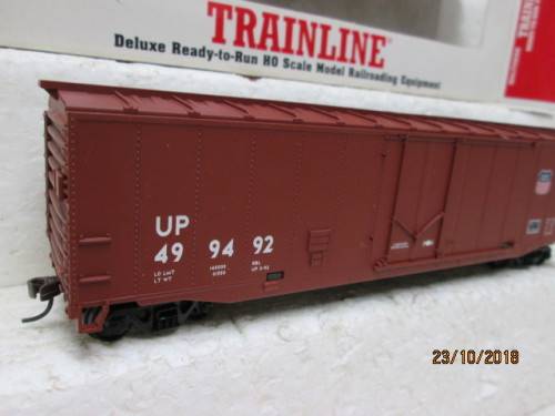 HO SCALE : WALTHERS 50' BOX CAR  (UNION PACIFIC) BOXED - LOT 659U