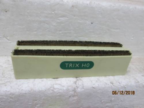 HO/OO SCALE : TRIX LOCO WHEEL CLEANER (BOXED) - LOT 231V