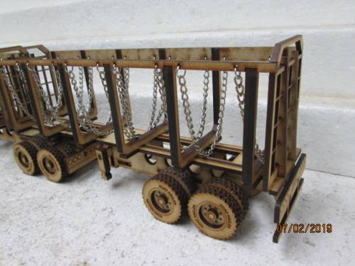 1:32 SCALE MERCEDES ACTROS HORSE WITH SUPERLINK CANE TRAILOR - LOT 724V