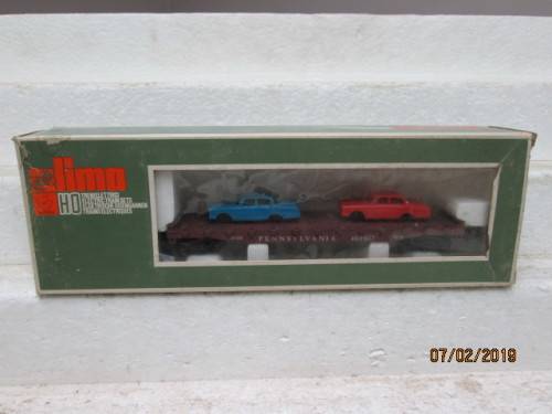 HO SCALE - LIMA PENNSYLVANIA FLAT CAR WITH CAR LOAD - BOXED - LOT 765V