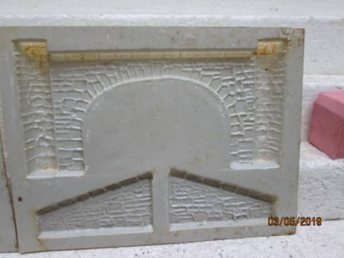 HO SCALE : VARIOUS MOULDS - LOT 993V