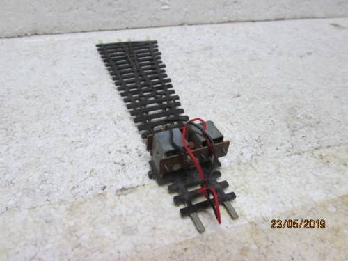 HO/OO SCALE : PECO LEFT HAND POINT WITH FITTED MOTOR - LOT 393W