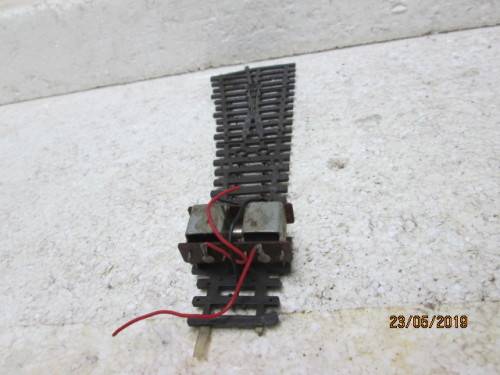 HO/OO SCALE : PECO RIGHT HAND POINT WITH FITTED MOTOR - LOT 395W