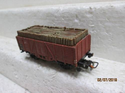 HO SCALE MARKLIN OPEN GOODS WITH WOOD LOAD - LOT 656W