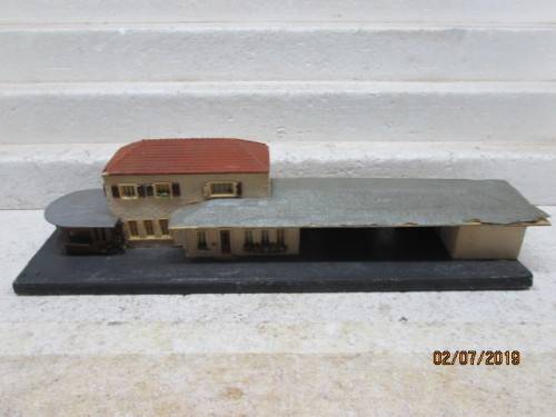 HO SCALE : FALLER STATION BUILDING - LOT 677W