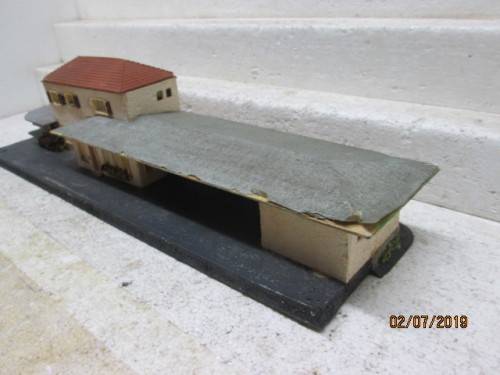HO SCALE : FALLER STATION BUILDING - LOT 677W