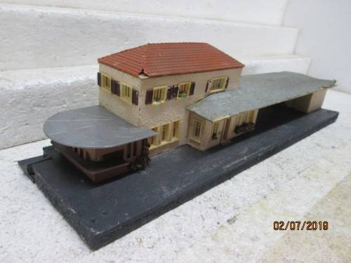 HO SCALE : FALLER STATION BUILDING - LOT 677W