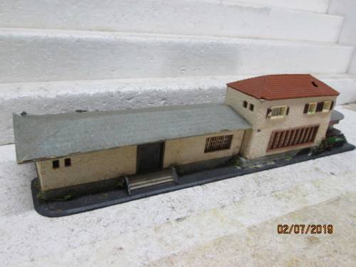 HO SCALE : FALLER STATION BUILDING - LOT 677W