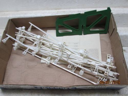 SCALEXTRIC BARRIER RAILS x13  - LOT 738W