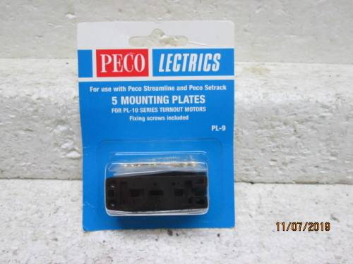 HO SCALE : PECO FIVE MOUNTING PLATES PL-9 - LOT 823W
