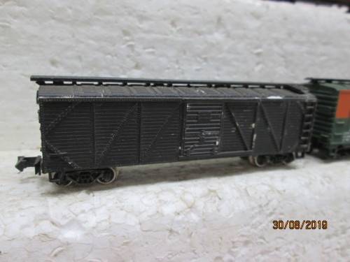 N SCALE : ATLAS x4 BOX CARS - LOT 497X