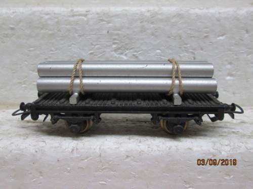 HO SCALE : POCHER OPEN GOODS WITH PIPE LOAD - LOT 600X