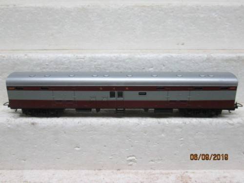 HO SCALE : LIMA SAR TRANS KAROO BAGGAGE CAR (NEW SPEC BOGIES) -  LOT 643X