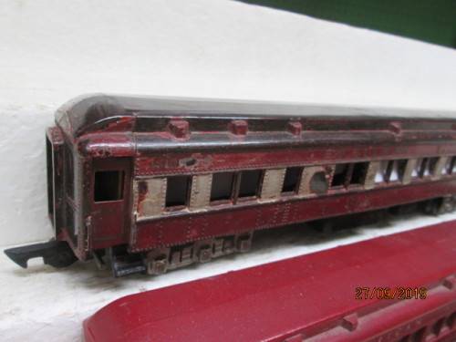 S SCALE : AMERICAN FLYER COACHES x3 - LOT 784X