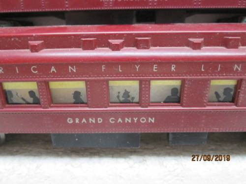 S SCALE : AMERICAN FLYER COACHES x3 - LOT 784X
