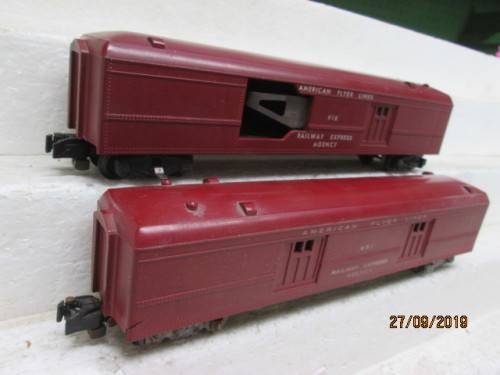 S SCALE : AMERICAN FLYER COACHES x2 - LOT 785X
