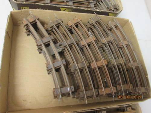 S SCALE : AMERICAN FLYER x4 BEERBOXES OF TRACK - LOT 911X