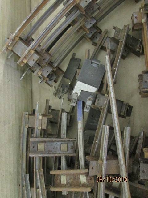 S SCALE : AMERICAN FLYER x4 BEERBOXES OF TRACK - LOT 911X