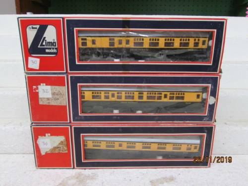 HO SCALE : LIMA GREAT WESTERN x3 COACHES (BOXED) - LOT 674Y