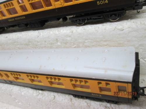 HO SCALE : LIMA GREAT WESTERN x3 COACHES (BOXED) - LOT 674Y