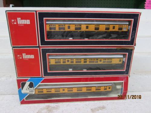 HO SCALE : LIMA GREAT WESTERN x3 COACHES (BOXED) - LOT 675Y