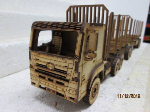 1:32 SCALE HINO 500 TIMBER TRUCK WITH TRAILER - LOT 771Y